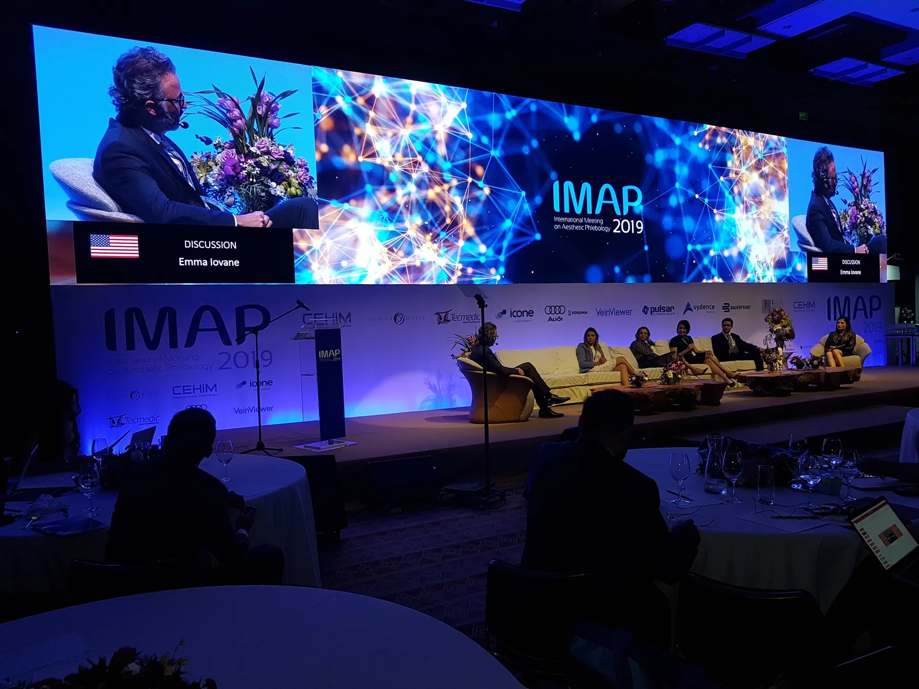 Palco do Congresso IMAP com painel de LED panorâmico